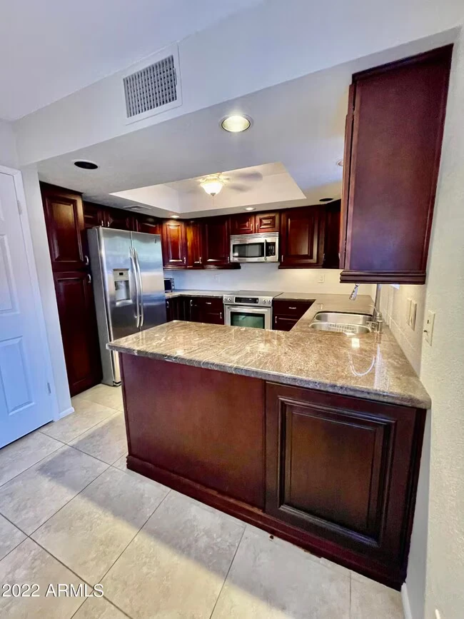 12212 N Paradise Vlg Pkwy S Phoenix, AZ 85032 photo 3