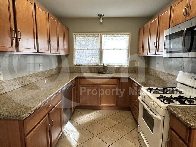 1725 E Monte Vista Rd Phoenix, AZ 85006 photo 3