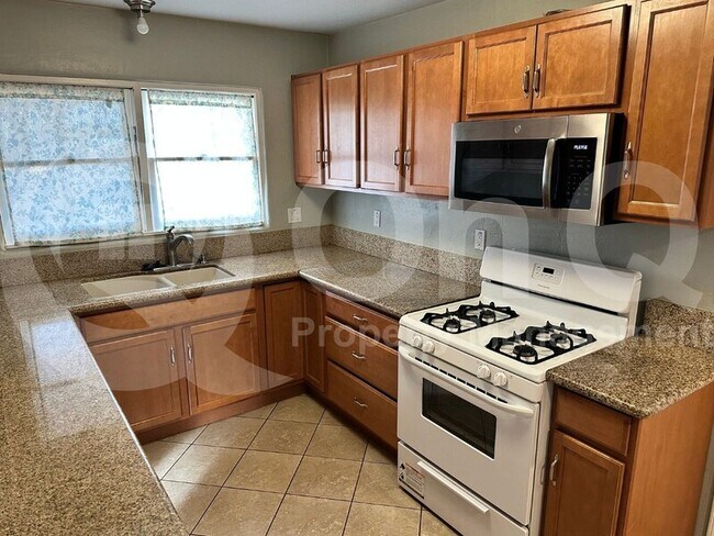 1725 E Monte Vista Rd Phoenix, AZ 85006 photo 4