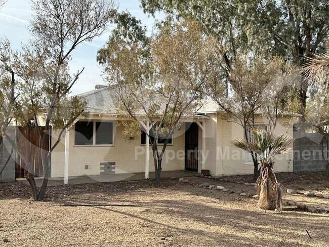 1725 E Monte Vista Rd Phoenix, AZ 85006 photo 2