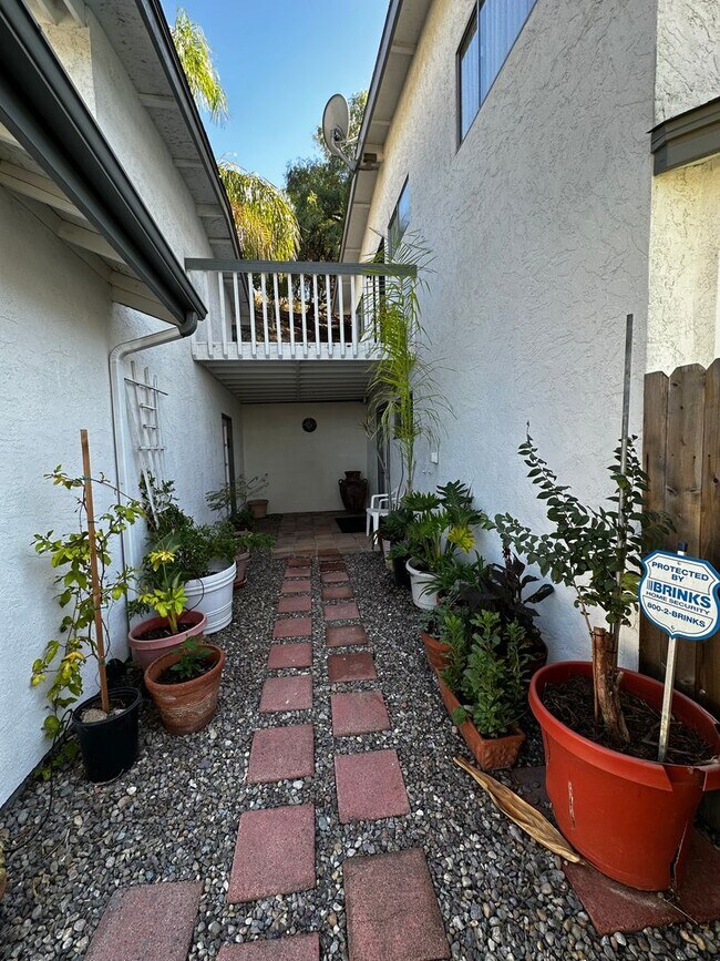 9594 Lamar St Spring Valley, CA 91977 photo 2