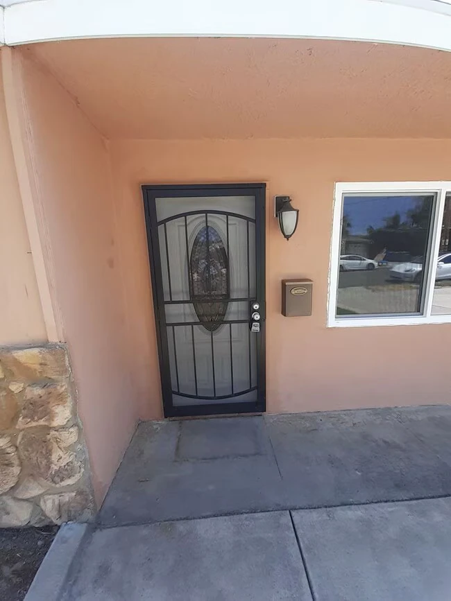 4189 Thomas St Oceanside, CA 92056 photo 4