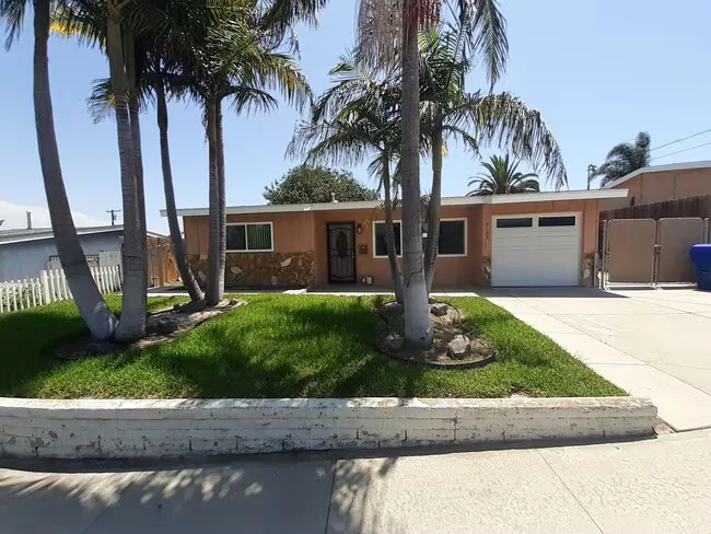 4189 Thomas St Oceanside, CA 92056 photo 2