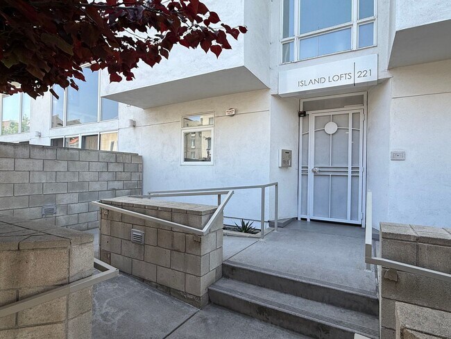 221 Island Ave San Diego, CA 92101