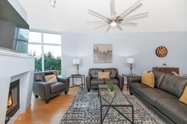 120 E Rio Salado Pkwy Tempe, AZ 85281 photo 3