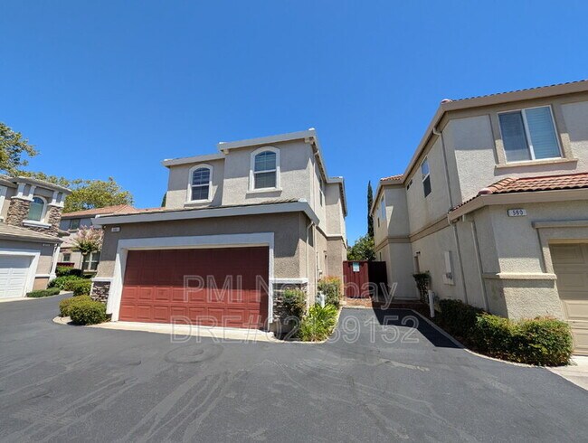 564 Primitivo Ct Fairfield, CA 94534 photo 2