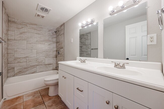 3607 W La Salle St Phoenix, AZ 85041 photo 3