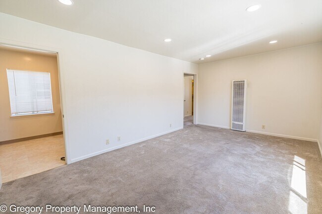 1710 Benton St unit D photo 2