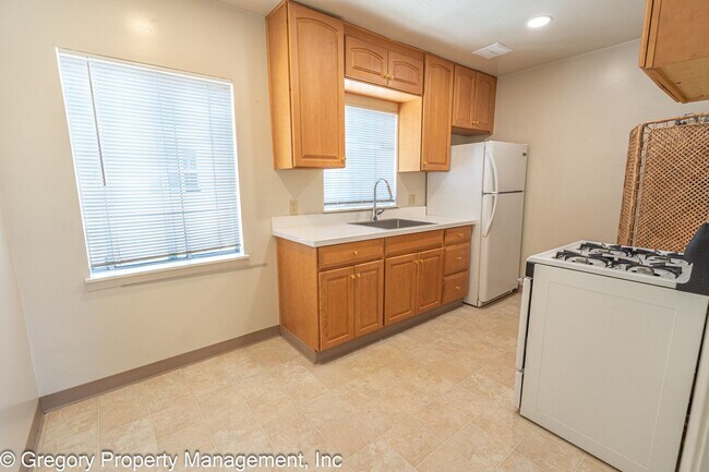 1710 Benton St unit D photo 5