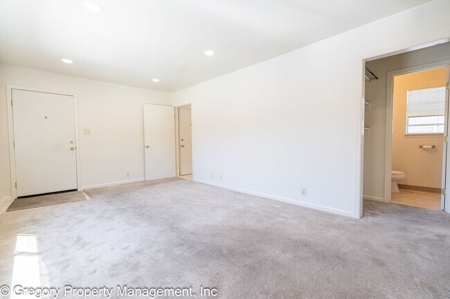 1710 Benton St unit D photo 3