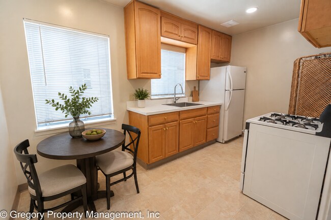 1710 Benton St unit D photo 4