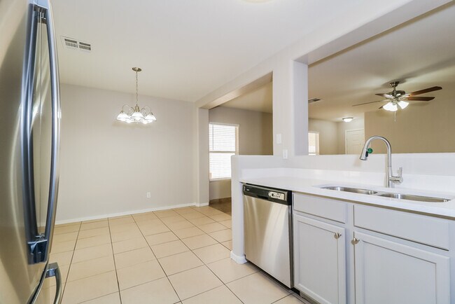 22834 W Mohave St Buckeye, AZ 85326 photo 4