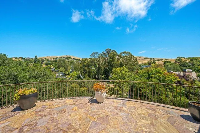 10 Warrens Way Tiburon, CA 94920 photo 2