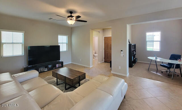 3663 E Zachary Dr Phoenix, AZ 85050 photo 5