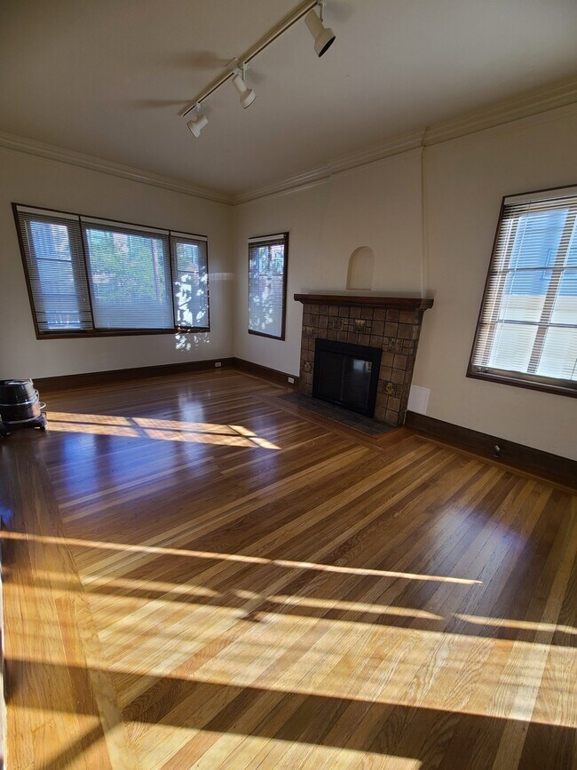 1828 Walnut St Berkeley, CA 94709 photo 4