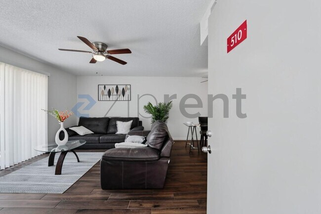 Unit 510 photo 2