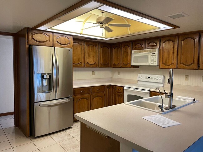 2215 E Jensen St Mesa, AZ 85213 photo 3
