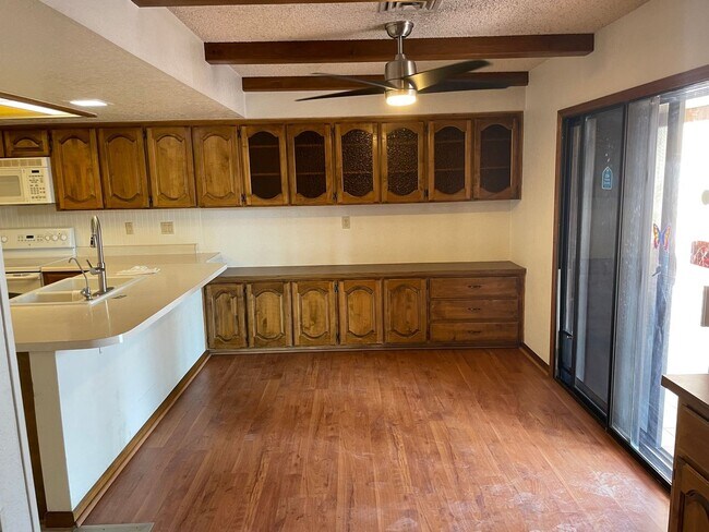 2215 E Jensen St Mesa, AZ 85213 photo 4