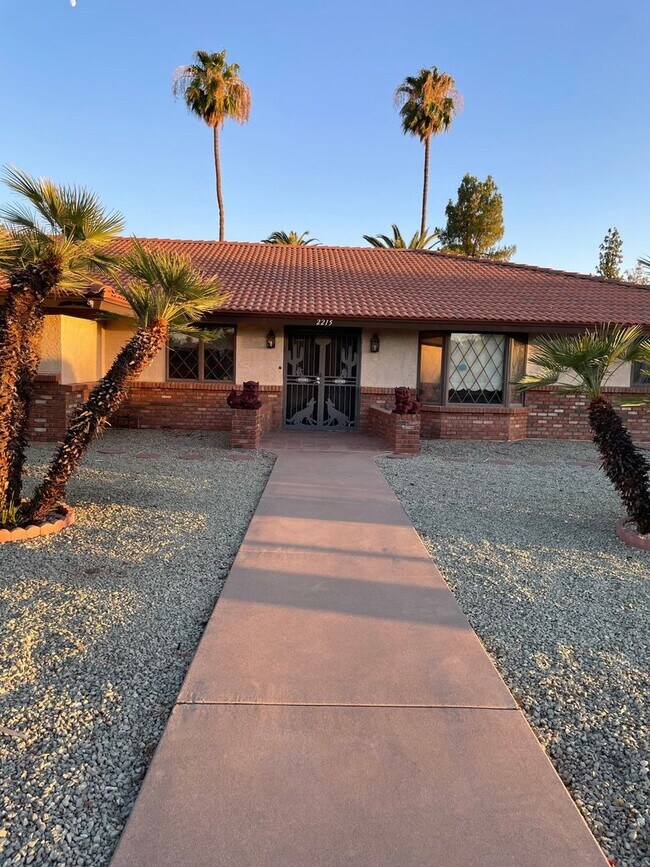 2215 E Jensen St Mesa, AZ 85213 photo 2