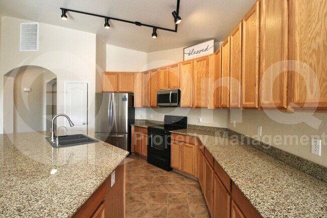 16334 N 172nd Ln Surprise, AZ 85388 photo 4