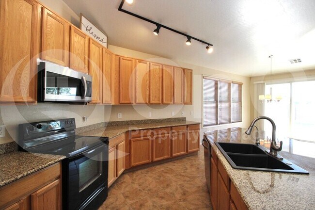 16334 N 172nd Ln Surprise, AZ 85388 photo 3