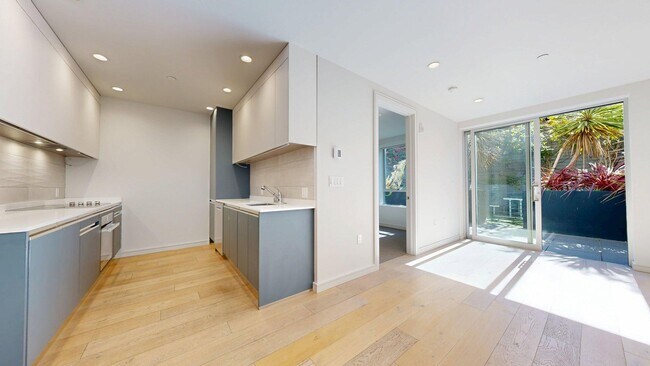 606 Capp St San Francisco, CA 94110 photo 3