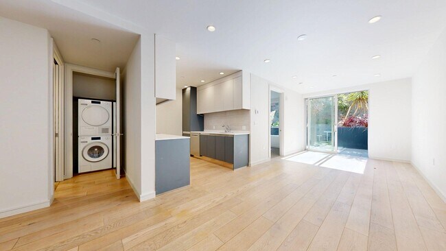 606 Capp St San Francisco, CA 94110 photo 2