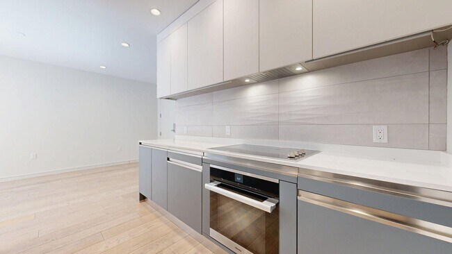 606 Capp St San Francisco, CA 94110 photo 5