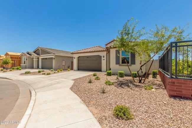 43 E Capricorn Way Chandler, AZ 85249 photo 3
