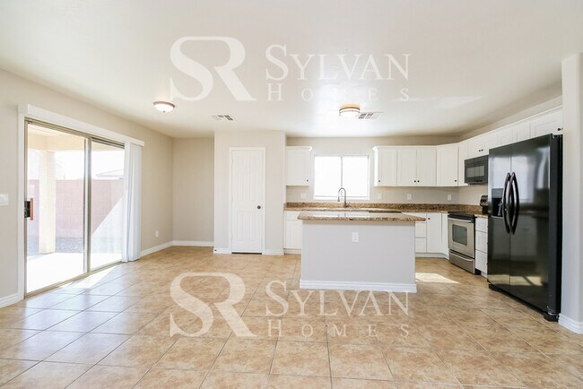 24013 W Twilight Trail Buckeye, AZ 85326 photo 5