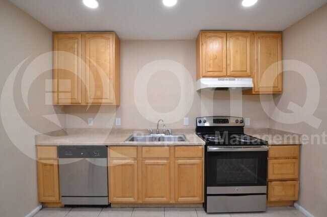 8118 N 29th Ave Phoenix, AZ 85051 photo 3