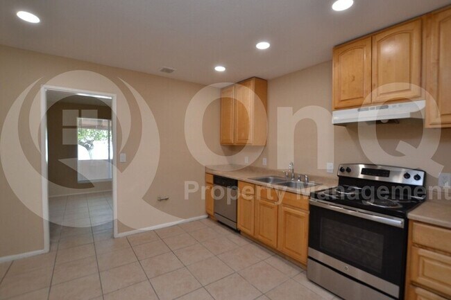 8118 N 29th Ave Phoenix, AZ 85051 photo 2