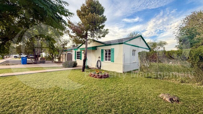 208 W Glenrosa Ave Phoenix, AZ 85013 photo 2