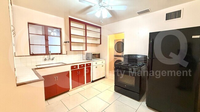 208 W Glenrosa Ave Phoenix, AZ 85013 photo 3