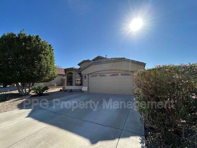 10209 W Country Club Trail Peoria, AZ 85383 photo 2