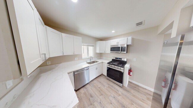 5126 Alumni Pl San Diego, CA 92115 photo 4