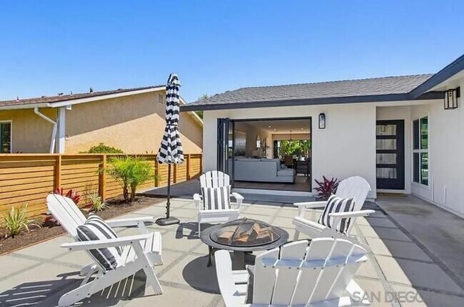 7415 Bovet Way San Diego, CA 92122 photo 2