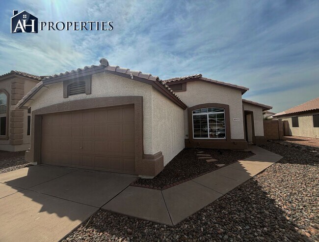 9543 W Sunnyslope Ln photo 2