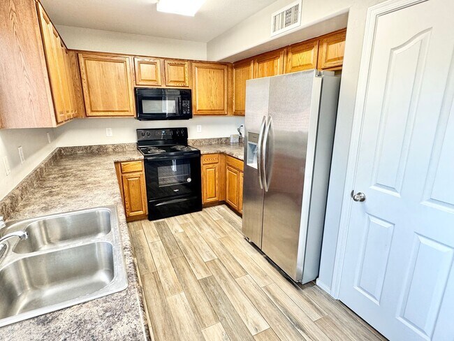 9820 West Pioneer Street, Tolleson, AZ 85353 photo 2