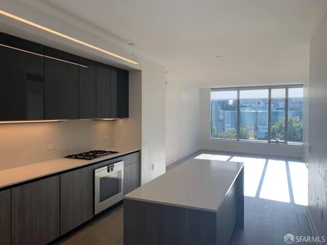 Condos on Main St Unit · San Francisco photo 2