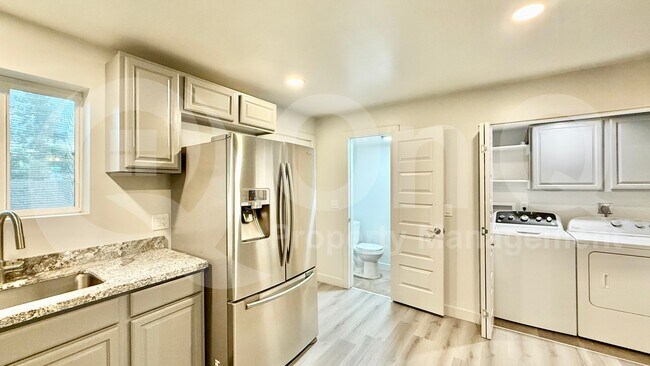 6108 W Townley Ave Glendale, AZ 85302 photo 4