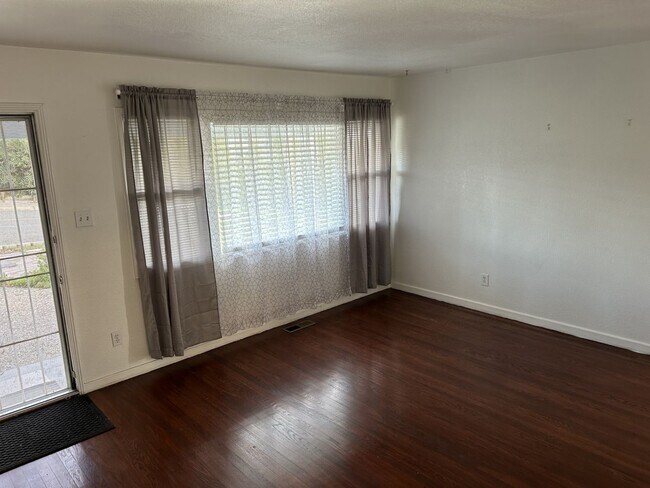 1229 Maple Ave Vallejo, CA 94591 photo 4