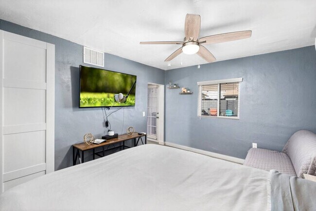1422 E Brill St Phoenix, AZ 85006 photo 2
