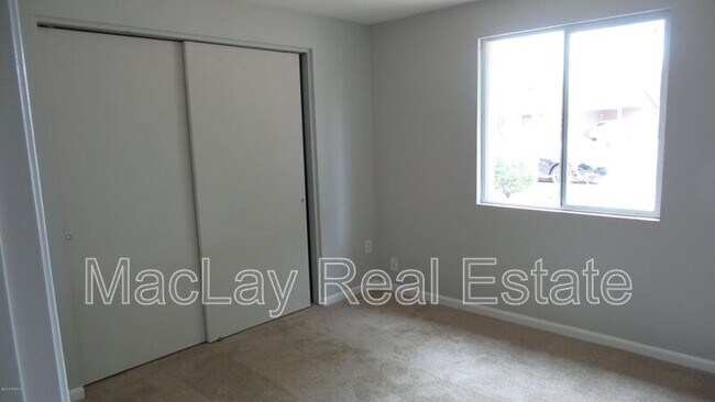 3525 E Hearn Rd photo 4