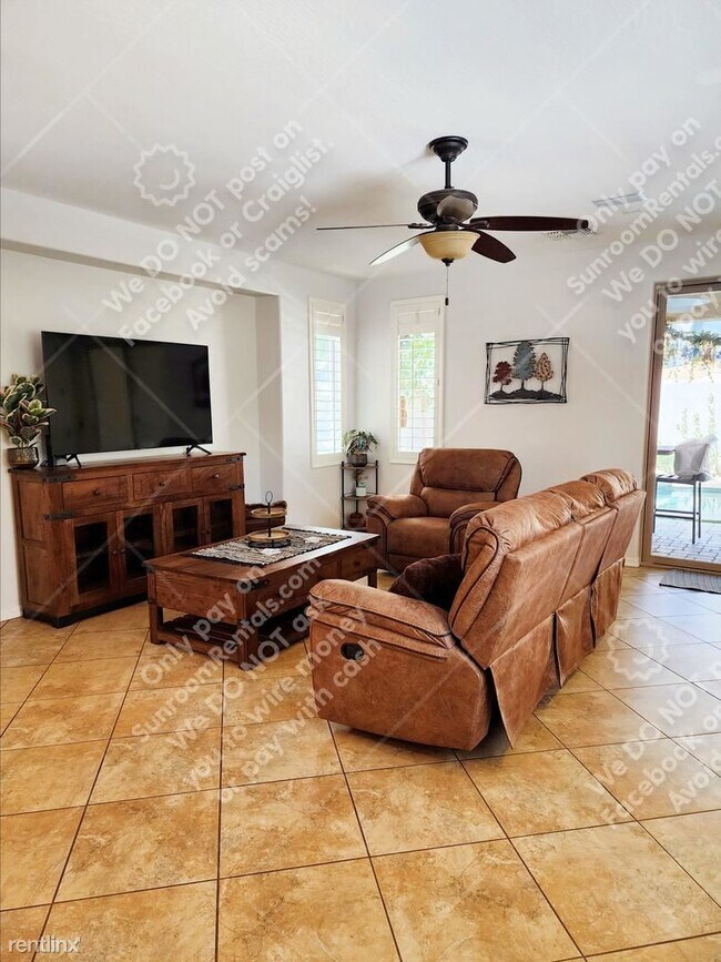 280 E Indigo Dr Chandler, AZ 85286 photo 5