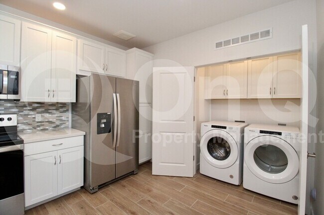 2511 W Queen Creek Rd Chandler, AZ 85248 photo 5