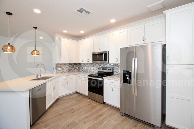 2511 W Queen Creek Rd Chandler, AZ 85248 photo 4