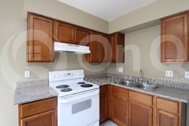 6742 W Palmaire Ave Glendale, AZ 85303 photo 5
