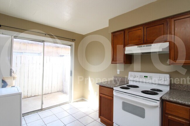 6742 W Palmaire Ave Glendale, AZ 85303 photo 4
