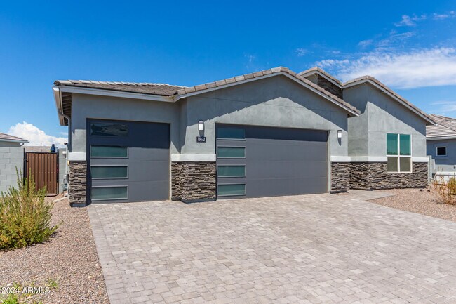 10472 W Adam Ave Peoria, AZ 85382 photo 2